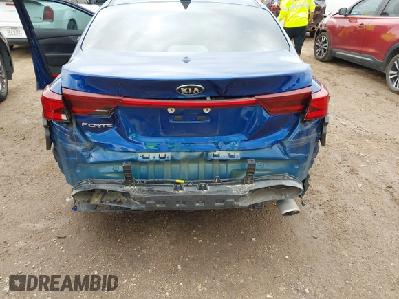 2021 Kia Forte LXS with VIN 3KPF24AD0ME288497, listed as a IAAI auction lot 41888110 with 71,646 mi miles and . Bid and sale history available at DreamBid. Image 6.