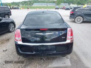 2014 Chrysler 300 z VIN 2C3CCAAG6EH220935, wystawiony jako IAAI lot #42216498 z przebiegiem 153 539 mil mil oraz . Historia ofert i sprzedaży dostępna na DreamBid. Obrazek 16.