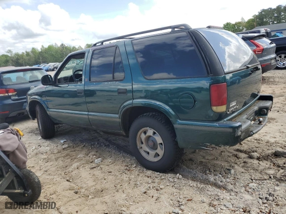 1998 GMC Jimmy SL with VIN 1GKCS13W8W2500566, listed as a Copart auction lot 51211875 with 0 mi miles and Non Repairable. Bid and sale history available at carsss.com. Image 2.