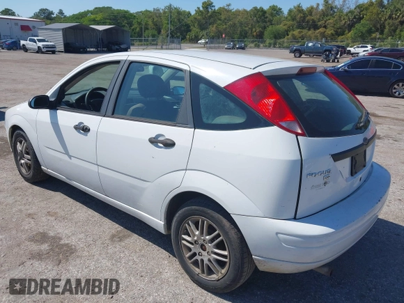 2005 Ford Focus S with VIN 3FAFP37N55R142740, listed as a IAAI auction lot 42052407 with 194,660 mi miles and . Bid and sale history available at carsss.com. Image 3.