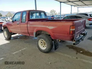 1990 Toyota Pickup DLX z VIN JT4VN13D5L5037936, wystawiony jako Copart lot #57442565 z przebiegiem 311 903 mil mil oraz Czysty tytuł • Clean title. Historia ofert i sprzedaży dostępna na DreamBid. Obrazek 2.