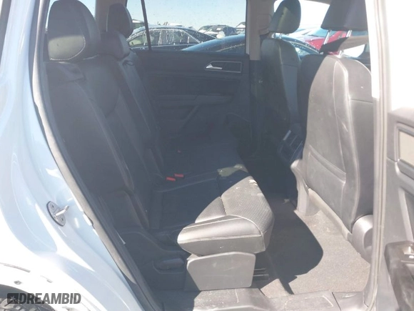 2019 Volkswagen Atlas 3.6L V6 SE w/Technology R-Line with VIN 1V2XR2CA5KC592564, listed as a IAAI auction lot 41370143 with 133,896 mi miles. Bid and sale history available at carsss.com. Image 8.