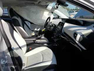 2017 Toyota Prius Two z VIN JTDKARFU0H3036902, wystawiony jako Copart lot #54360505 z przebiegiem 53 077 mil mil oraz Szkody całkowita. Historia ofert i sprzedaży dostępna na DreamBid. Obrazek 7.