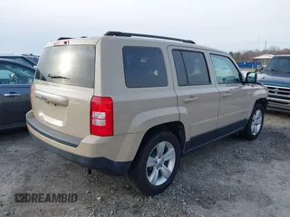 2017 Jeep Patriot Sport with VIN 1C4NJPBB3HD186308, listed as a IAAI auction lot 41743637 with 82,111 mi miles. Bid and sale history available at carsss.com. Image 4.
