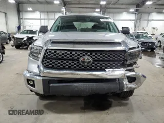2018 Toyota Tundra SR5 z VIN 5TFDW5F1XJX768641, wystawiony jako Copart lot #53269535 z przebiegiem 55 862 mil mil oraz Szkoda całkowita • Salvage title. Historia ofert i sprzedaży dostępna na DreamBid. Obrazek 5.