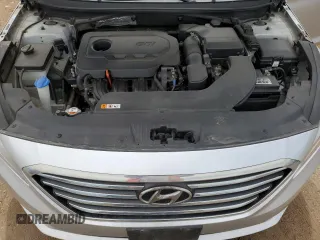 2017 Hyundai Sonata 2.4L z VIN 5NPE24AFXHH460582, wystawiony jako Copart lot #53446025 z przebiegiem 119 371 mil mil oraz Szkoda całkowita • Salvage title. Historia ofert i sprzedaży dostępna na DreamBid. Obrazek 12.