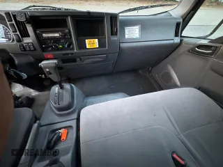 2020 Isuzu NRR IBT с VIN JALE5W169L7301227, выставлен на аукционе Copart как лот 61575005 с пробегом 216 393 миль миль и Чистый • Clean title. История ставок и продаж доступна на DreamBid. Изображение 9.