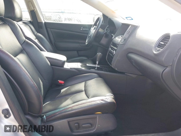 2011 Nissan Maxima SV z VIN 1N4AA5AP9BC855880, wystawiony jako IAAI lot #41698022 z przebiegiem 48 314 mil mil oraz . Historia ofert i sprzedaży dostępna na DreamBid. Obrazek 5.