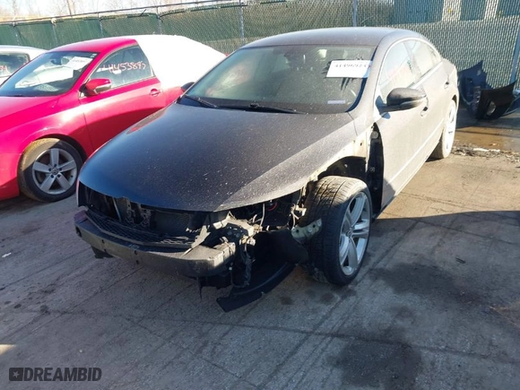2013 Volkswagen CC Sport with VIN WVWBN7AN2DE524143, listed as a IAAI auction lot 41496924 with 121,372 mi miles. Bid and sale history available at carsss.com. Image 6.