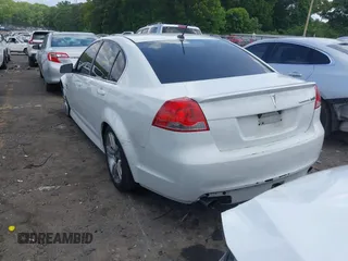 2009 Pontiac G8 z VIN 6G2ER57709L194771, wystawiony jako IAAI lot #42177663 z przebiegiem 249 066 mil mil oraz . Historia ofert i sprzedaży dostępna na DreamBid. Obrazek 3.