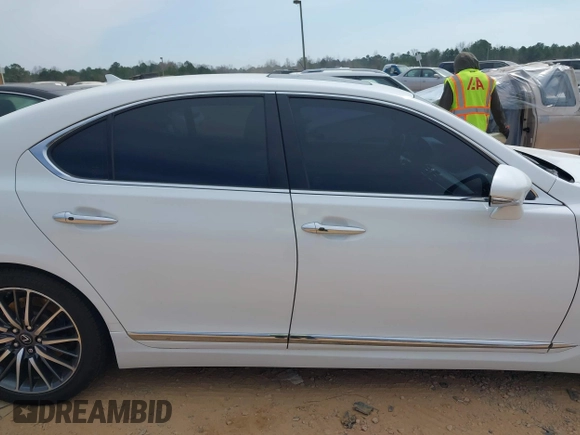 2013 Lexus LS 460 z VIN JTHCL5EF5D5016815, wystawiony jako IAAI lot #41794829 z przebiegiem 224 029 mil mil oraz . Historia ofert i sprzedaży dostępna na DreamBid. Obrazek 13.
