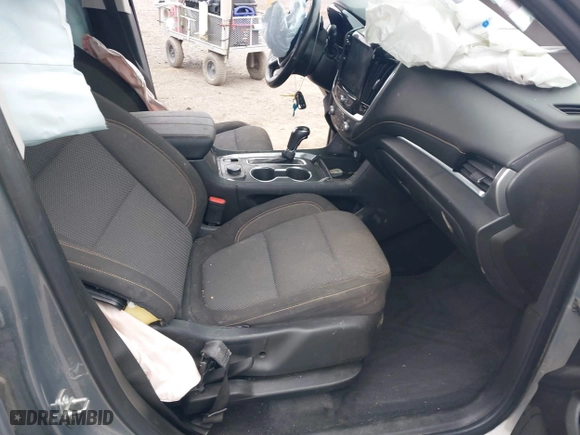 2019 Chevrolet Traverse LT Cloth with VIN 1GNEVGKW9KJ208058, listed as a IAAI auction lot 41265791 with 86,860 mi miles. Bid and sale history available at carsss.com. Image 5.