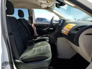 2019 Dodge Grand Caravan SE with VIN 2C4RDGBG0KR528211, listed as a Copart auction lot 48909545 with 68,494 mi miles and Salvage Title. Bid and sale history available at DreamBid. Image 7.