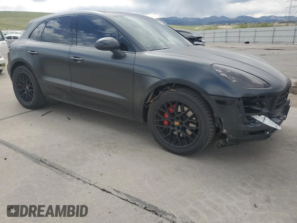 2018 Porsche Macan GTS z VIN WP1AG2A5XJLB62156, wystawiony jako Copart lot #55142585 z przebiegiem 71 418 mil mil oraz Szkoda całkowita • Salvage title. Historia ofert i sprzedaży dostępna na DreamBid. Obrazek 4.