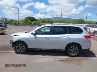 2016 Nissan Pathfinder SV with VIN 5N1AR2MN9GC615324, listed as a IAAI auction lot 42184115 with 67,673 mi miles. Bid and sale history available at carsss.com. Image 14.