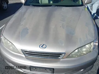 2001 Lexus ES 300 with VIN JT8BF28G215105081, listed as a IAAI auction lot 41318456 with 207,259 mi miles. Bid and sale history available at carsss.com. Image 6.