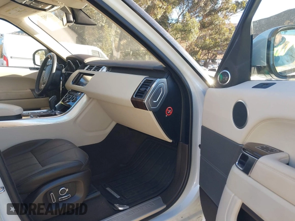 2016 Land Rover Range Rover Sport HSE z VIN SALWR2VF7GA567330, wystawiony jako IAAI lot #41058742 z przebiegiem 27 088 mil mil oraz . Historia ofert i sprzedaży dostępna na DreamBid. Obrazek 5.