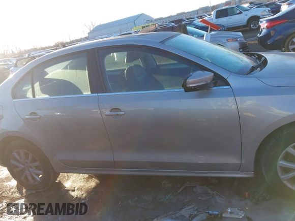2013 Volkswagen Jetta SE with VIN 3VWDX7AJ6DM231773, listed as a IAAI auction lot 41388069 with 143,266 mi miles and . Bid and sale history available at DreamBid. Image 13.