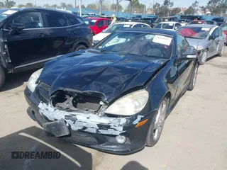 2005 Mercedes-Benz SLK-Class with VIN WDBWK56F85F066196, listed as a IAAI auction lot 41692697 with 197,941 mi miles. Bid and sale history available at carsss.com. Image 17.