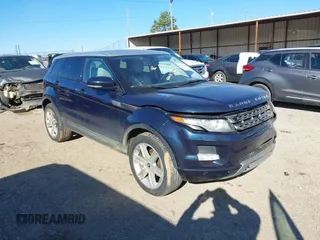 2013 Land Rover Range Rover Evoque Pure Premium z VIN SALVR2BGXDH720553, wystawiony jako IAAI lot #41311936 z przebiegiem 93 370 mil mil oraz . Historia ofert i sprzedaży dostępna na DreamBid. Obrazek 1.