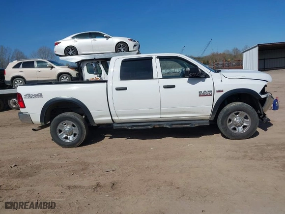 2018 Ram 2500 Tradesman with VIN 3C6UR5CJ1JG336382, listed as a IAAI auction lot 39077896 with 118,111 mi miles. Bid and sale history available at carsss.com. Image 14.