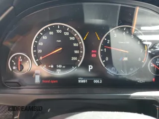 2017 BMW X5 M z VIN 5YMKT6C50H0U39034, wystawiony jako Copart lot #48776765 z przebiegiem 95 891 mil mil oraz Szkody całkowita. Historia ofert i sprzedaży dostępna na DreamBid. Obrazek 9.