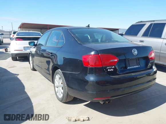 2012 Volkswagen Jetta Sedan SE w/Convenience PZEV with VIN 3VWDP7AJ1CM339992, listed as a IAAI auction lot 41632040 with 95,461 mi miles. Bid and sale history available at carsss.com. Image 3.