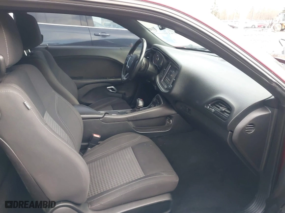 2019 Dodge Challenger SXT with VIN 2C3CDZGG8KH690401, listed as a IAAI auction lot 41313735 with 67,227 mi miles. Bid and sale history available at carsss.com. Image 5.