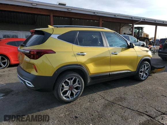 2021 Kia Seltos SX with VIN KNDETCA22M7178648, listed as a Copart auction lot 51714915 with 59,138 mi miles and Salvage Title. Bid and sale history available at carsss.com. Image 3.