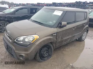 2013 Kia Soul with VIN KNDJT2A51D7506841, listed as a IAAI auction lot 41757317 with 171,439 mi miles. Bid and sale history available at carsss.com. Image 17.