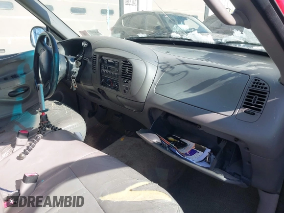 1997 Ford F-250 с VIN 2FTEX27L5VCA16689, выставлен на аукционе IAAI как лот 41582720 с пробегом 111 282 миль миль и . История ставок и продаж доступна на DreamBid. Изображение 5.