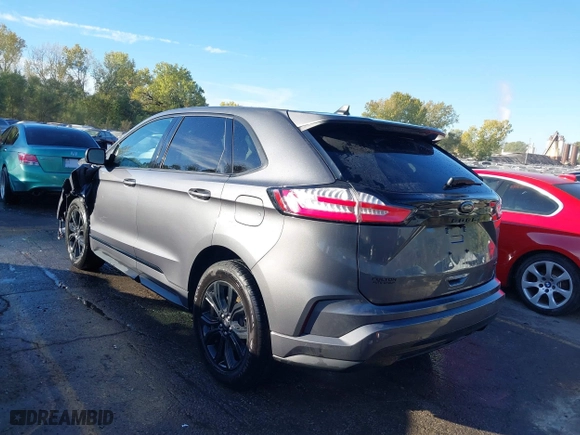 2022 Ford Edge SE with VIN 2FMPK4G9XNBA21993, listed as a IAAI auction lot 40575593 with 34,801 mi miles. Bid and sale history available at carsss.com. Image 3.