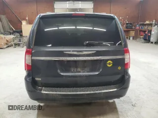 2014 Chrysler Town & Country Touring z VIN 2C4RC1BG5ER326758, wystawiony jako Copart lot #48863395 z przebiegiem 203 552 mil mil oraz Szkoda całkowita • Salvage title. Historia ofert i sprzedaży dostępna na DreamBid. Obrazek 6.