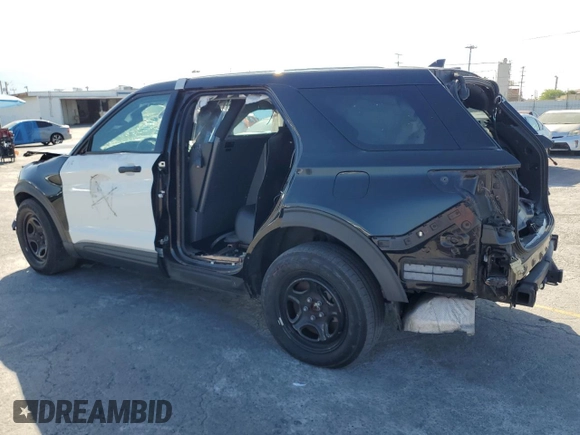 2020 Ford Police Interceptor Utility z VIN 1FM5K8AB9LGC51380, wystawiony jako Copart lot #57240345 z przebiegiem 39 627 mil mil oraz Tytuł czysty. Historia ofert i sprzedaży dostępna na DreamBid. Obrazek 2.