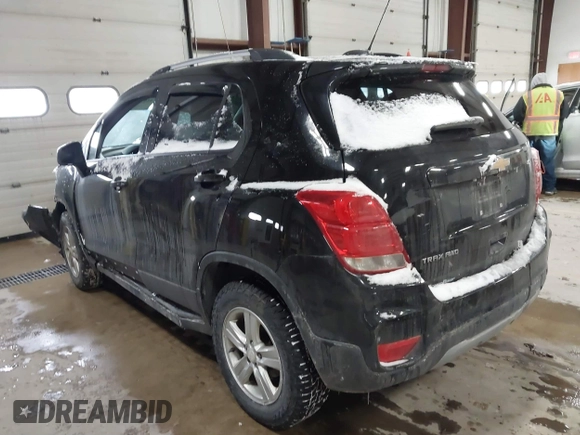 2021 Chevrolet Trax LT with VIN KL7CJPSB5MB353097, listed as a IAAI auction lot 41618376 with 98,082 mi miles. Bid and sale history available at carsss.com. Image 3.
