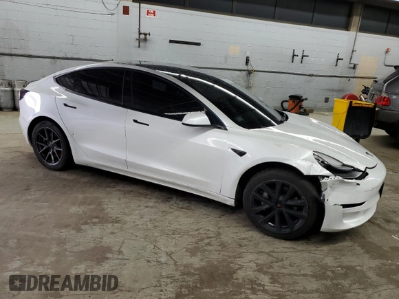 2021 Tesla Model 3 Standard Range Plus z VIN 5YJ3E1EA4MF943036, wystawiony jako Copart lot #54008355 z przebiegiem 62 981 mil mil oraz Szkoda całkowita • Salvage title. Historia ofert i sprzedaży dostępna na DreamBid. Obrazek 4.