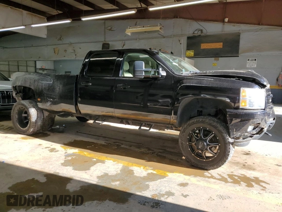 2014 Chevrolet Silverado 3500HD LT with VIN 1GC4K0C81EF144707, listed as a Copart auction lot 83362624 with 285,557 mi miles and Salvage Title. Bid and sale history available at carsss.com. Image 4.