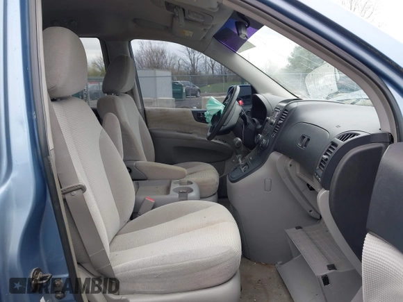 2007 Kia Sedona with VIN KNDMB133076135896, listed as a IAAI auction lot 41913992 with 225,817 mi miles and . Bid and sale history available at carsss.com. Image 5.