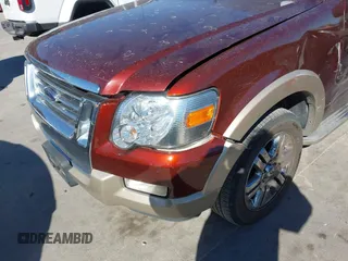 2010 Ford Explorer Eddie Bauer z VIN 1FMEU6EE5AUA98532, wystawiony jako IAAI lot #41834357 z przebiegiem 160 024 mil mil oraz . Historia ofert i sprzedaży dostępna na DreamBid. Obrazek 6.