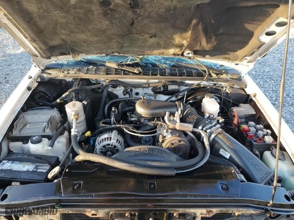 2001 GMC Jimmy SLS Comfort/Convenience with VIN 1GKCT18W31K181320, listed as a Copart auction lot 73676454 with NaN miles and Salvage Title. Bid and sale history available at carsss.com. Image 11.