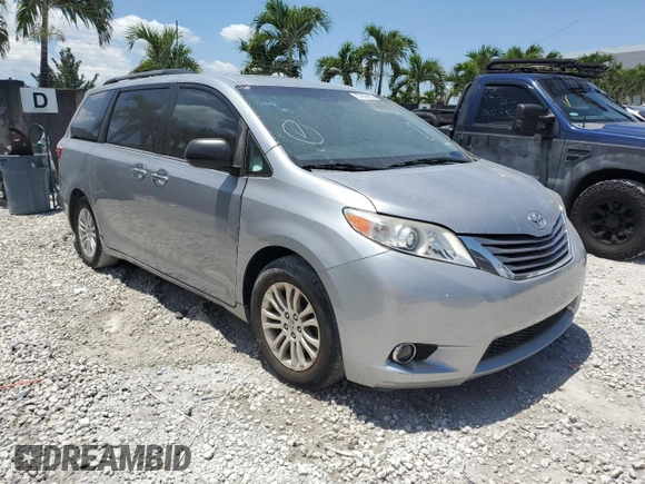 2015 Toyota Sienna XLE z VIN 5TDYK3DC3FS631916, wystawiony jako Copart lot #57876815 z przebiegiem 76 986 mil mil oraz Czysty tytuł • Clean title. Historia ofert i sprzedaży dostępna na DreamBid. Obrazek 4.