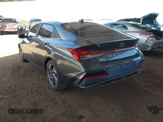 2024 Hyundai Elantra SEL с VIN KMHLS4DGXRU673207, выставлен на аукционе IAAI как лот 42087829 с пробегом 4 395 миль миль и . История ставок и продаж доступна на DreamBid. Изображение 3.