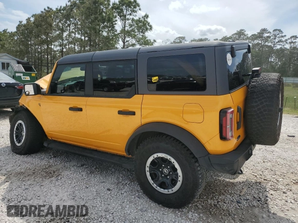 2022 Ford Bronco z VIN 1FMEE5DH2NLB68468, wystawiony jako Copart lot #53645805 z przebiegiem 25 411 mil mil oraz Szkoda całkowita • Salvage title. Historia ofert i sprzedaży dostępna na DreamBid. Obrazek 2.