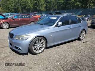 2009 BMW 3 Series 328i z VIN WBAPH73559A174741, wystawiony jako Copart lot #52935115 z przebiegiem 157 717 mil mil oraz Szkoda całkowita • Salvage title. Historia ofert i sprzedaży dostępna na DreamBid. Obrazek 1.