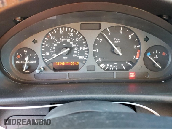 1995 BMW 3 Series 325i with VIN WBACB4329SFM08375, listed as a Copart auction lot 82333444 with 176,746 mi miles and Salvage Title. Bid and sale history available at carsss.com. Image 9.