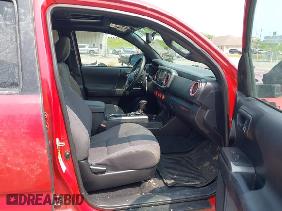 2017 Toyota Tacoma SR5 z VIN 3TMCZ5AN5HM066093, wystawiony jako IAAI lot #42370102 z przebiegiem 115 327 mil mil oraz . Historia ofert i sprzedaży dostępna na DreamBid. Obrazek 5.