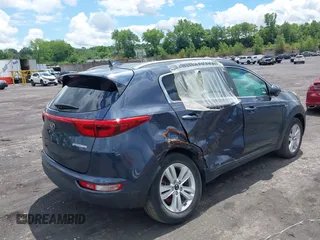 2017 Kia Sportage LX z VIN KNDPMCAC1H7272881, wystawiony jako IAAI lot #38926444 z przebiegiem 12 743 mil mil oraz . Historia ofert i sprzedaży dostępna na DreamBid. Obrazek 4.