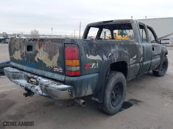 2007 GMC Sierra 1500 Classic SLE1 with VIN 1GTEK19B77Z118904, listed as a IAAI auction lot 41398782 with NaN miles. Bid and sale history available at carsss.com. Image 4.