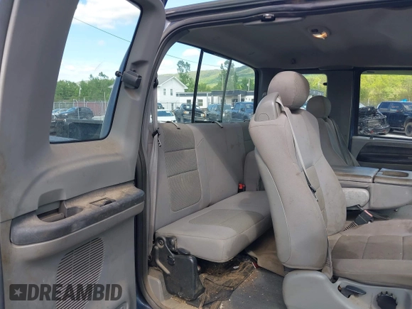 2006 Ford F-250 XL with VIN 1FTSX21526EA09935, listed as a IAAI auction lot 42186743 with 167,701 mi miles and . Bid and sale history available at DreamBid. Image 8.