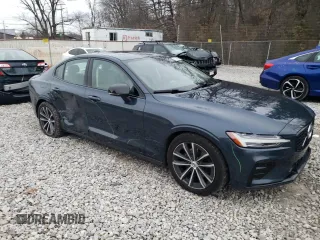 2022 Volvo S60 Momentum with VIN 7JRL12TZ8NG160420, listed as a Copart auction lot 82186904 with 71,809 mi miles and Salvage Title. Bid and sale history available at carsss.com. Image 4.